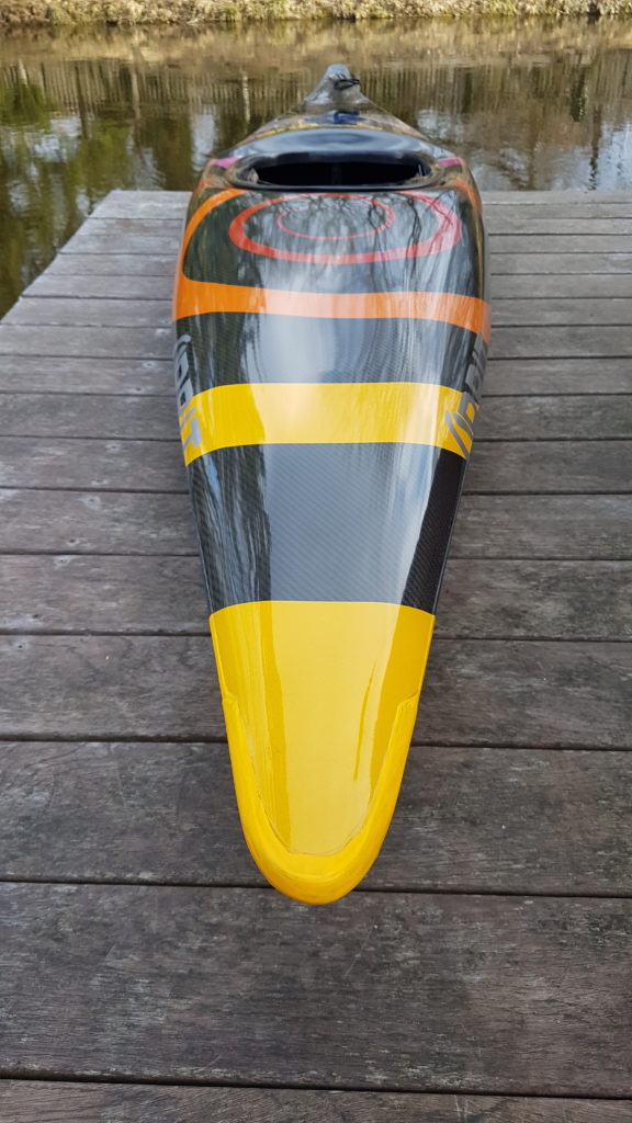 Slalomboot k1 Orbit Racing Cube Kreisförmiges Design Regenbogen